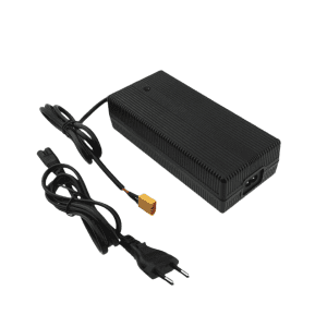 14.6V 9A LiFePO₄ battery charger for 4S 12.8V LFP packs from Phonix factory