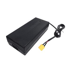 29.2V 6A LiFePO₄ battery charger for 8S 25.6V LFP packs from Phonix factory