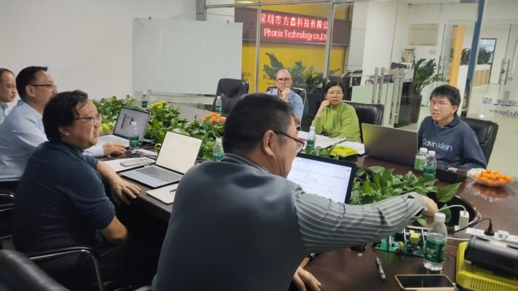 Phonix engineers are discussing with Australia technical team